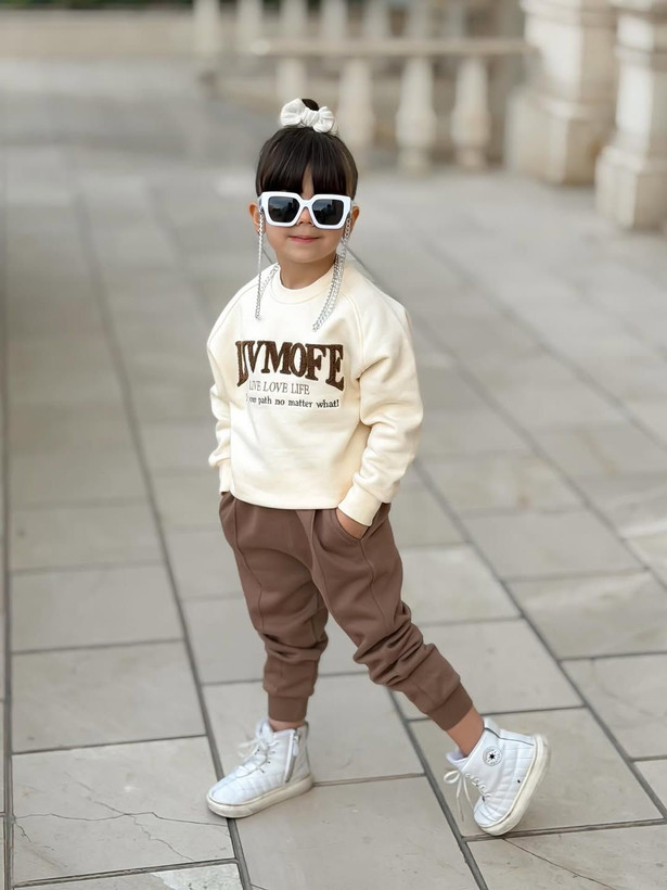 ست بلوز شلوار اسپورت شنل دوزی شده مدل لاو کد 0011